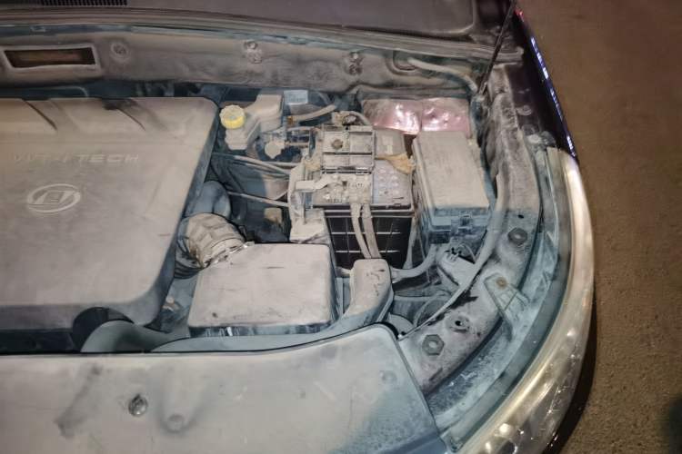 Used Baojun 560 2016 1.8L Manual Luxury Edition Engine Bay Left