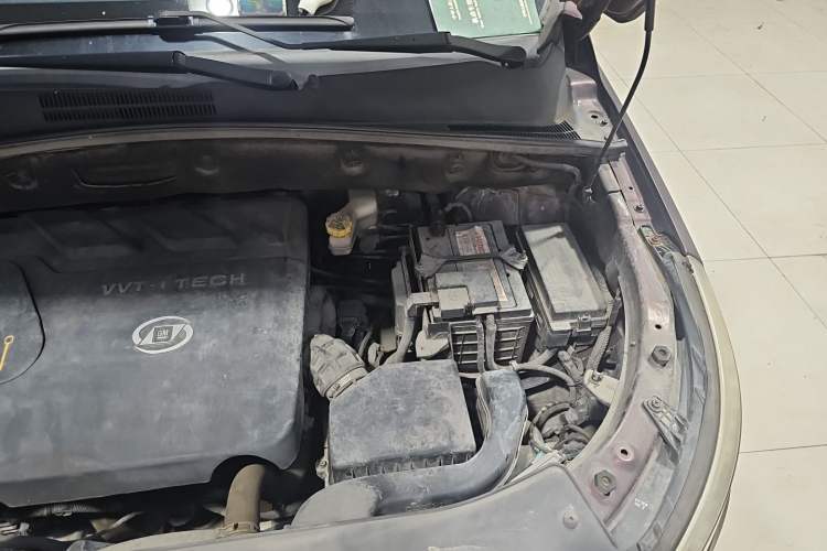 Used Baojun 560 2016 1.8L iAMT Luxury Model Engine Bay Left