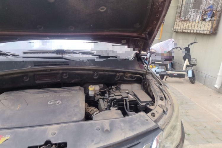 Used Baojun 560 2016 1.8L Manual Luxury Edition Engine Bay Left