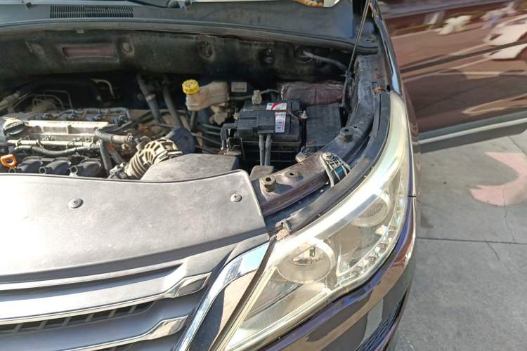 Used Baojun 560 2016 1.8L Manual Value Edition Engine Bay Left