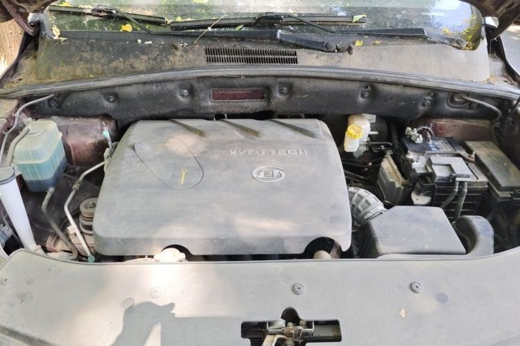 Used Baojun 560 2016 1.8L iAMT Luxury Model Engine Bay