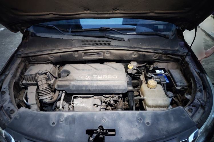 Used Baojun 560 2016 1.5T Manual Luxury Model Engine Bay