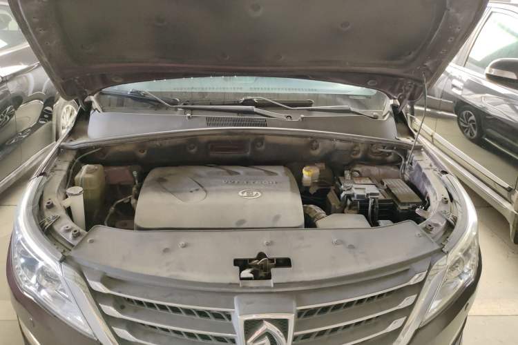 Used Baojun 560 2016 1.8L iAMT Luxury Model Engine Bay