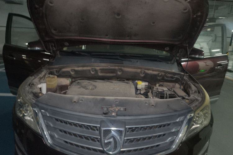 Used Baojun 560 2016 1.8L iAMT Luxury Model Engine Bay
