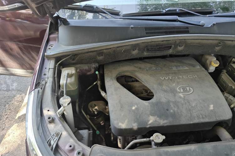 Used Baojun 560 2016 1.8L iAMT Luxury Model Engine Bay Right