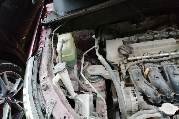 Used Baojun 560 2016 1.8L Manual Value Edition Engine Bay Right