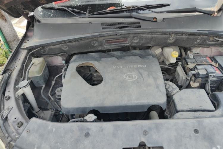 Used Baojun 560 2016 1.8L iAMT Luxury Model Engine Bay Right
