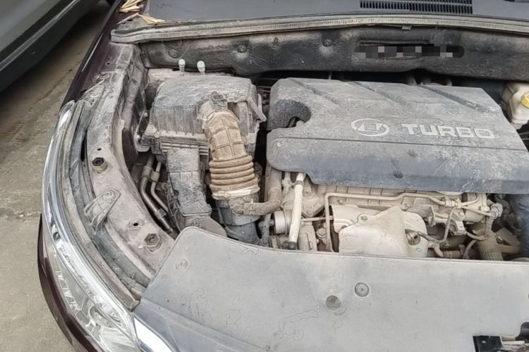 Used Baojun 560 2016 1.5T Manual Elite Edition Engine Bay Right