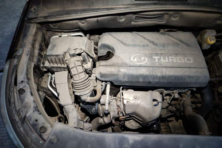 Used Baojun 560 2016 1.5T Manual Luxury Model Engine Bay Right