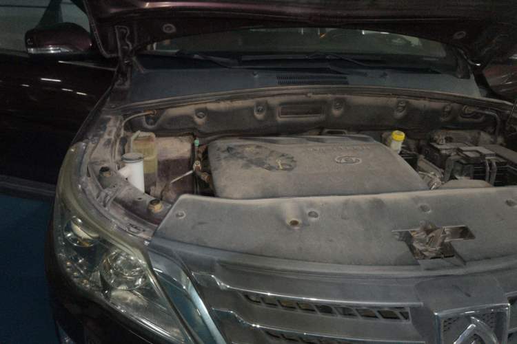 Used Baojun 560 2016 1.8L iAMT Luxury Model Engine Bay Right