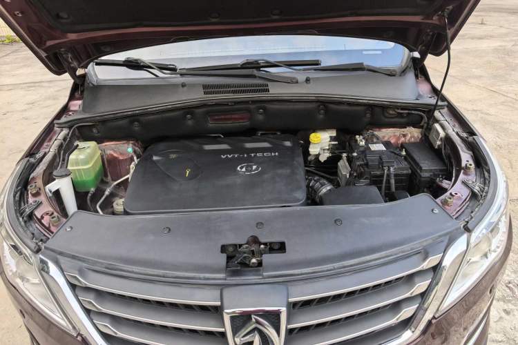Used Baojun 560 2016 1.8L iAMT Luxury Model Engine Bay