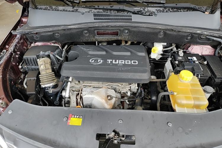Used Baojun 560 2016 1.5T Manual Luxury Model Engine Bay