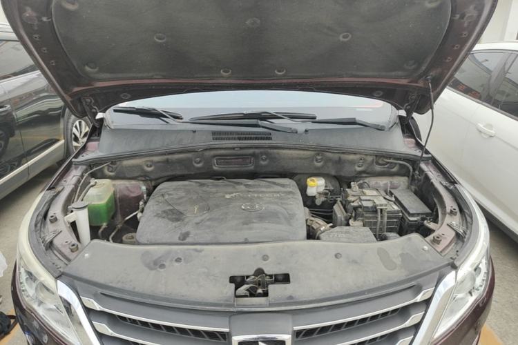 Used Baojun 560 2016 1.8L iAMT Luxury Model Engine Bay