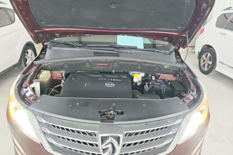 Used Baojun 560 2016 1.8L Manual Luxury Edition Engine Bay
