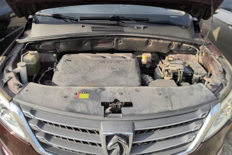 Used Baojun 560 2016 1.8L iAMT Luxury Model Engine Bay