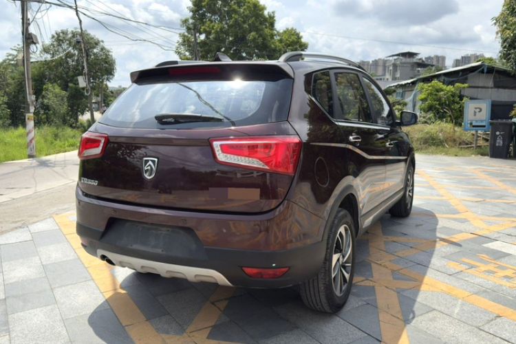 Used Baojun 560 2016 1.8L Manual Luxury Edition Exterior 3