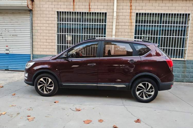 Used Baojun 560 2016 1.8L iAMT Luxury Model Exterior 3
