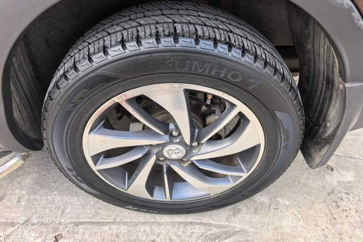Used Baojun 560 2016 1.8L iAMT Luxury Model Exterior 8