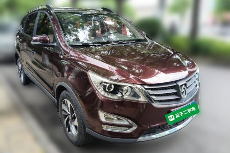 Used Baojun 560 2016 1.8L iAMT Luxury Model Front Right 45 Deg