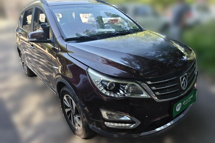 Used Baojun 560 2016 1.8L iAMT Luxury Model Front Right 45 Deg
