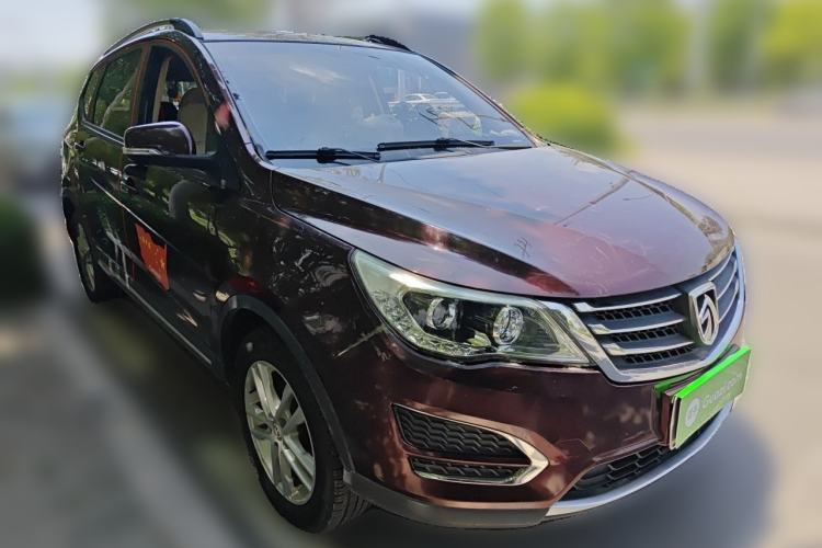 Used Baojun 560 2016 1.8L Manual Value Edition Front Right 45 Deg