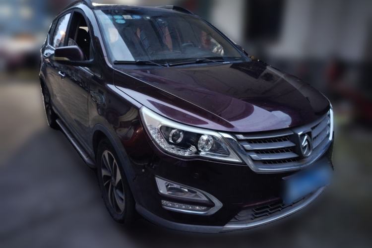 Used Baojun 560 2016 1.5T Manual Luxury Model Front Right 45 Deg