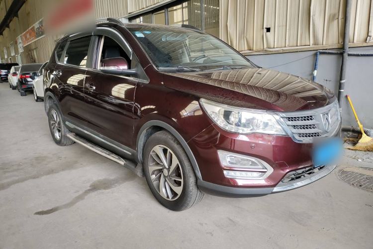 Used Baojun 560 2016 1.8L iAMT Luxury Model Front Right 45 Deg