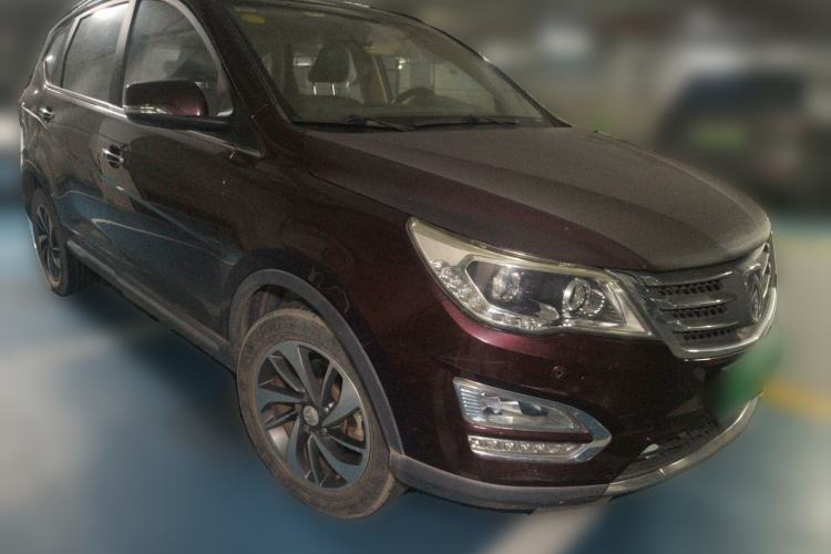 Used Baojun 560 2016 1.8L iAMT Luxury Model Front Right 45 Deg