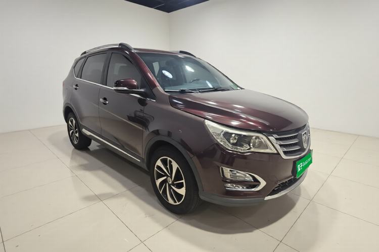 Used Baojun 560 2016 1.8L iAMT Luxury Model Front Right 45 Deg