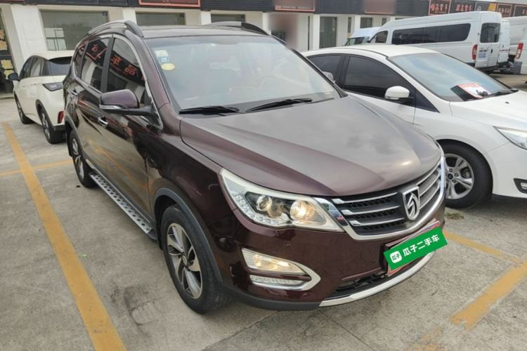 Used Baojun 560 2016 1.8L iAMT Luxury Model Front Right 45 Deg