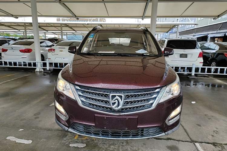 Used Baojun 560 2016 1.5T Manual Luxury Model Front