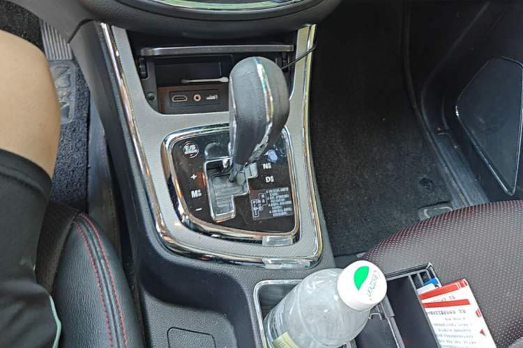 Used Baojun 560 2016 1.8L iAMT Luxury Model Gear Lever