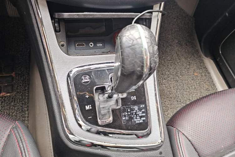 Used Baojun 560 2016 1.8L iAMT Luxury Model Gear Lever