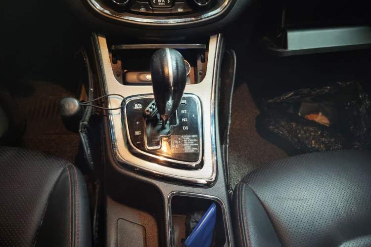 Used Baojun 560 2016 1.8L iAMT Luxury Model Gear Lever