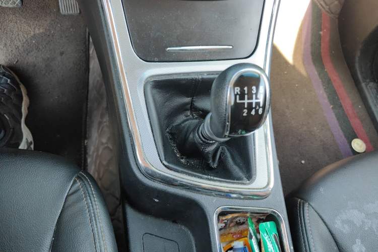 Used Baojun 560 2016 1.5T Manual Elite Edition Gear Lever