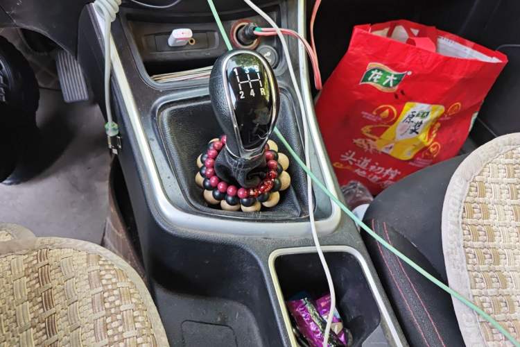 Used Baojun 560 2016 1.8L Manual Value Edition Gear Lever