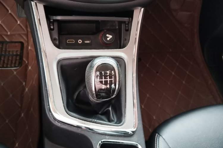 Used Baojun 560 2016 1.5T Manual Elite Edition Gear Lever