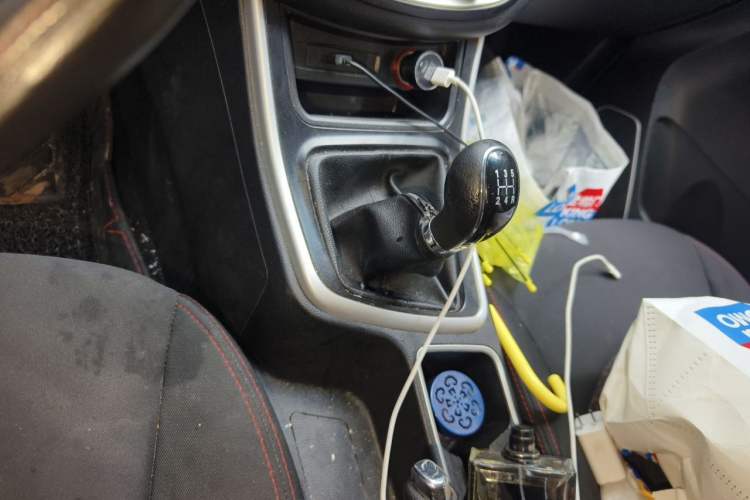 Used Baojun 560 2016 1.8L Manual Value Edition Gear Lever