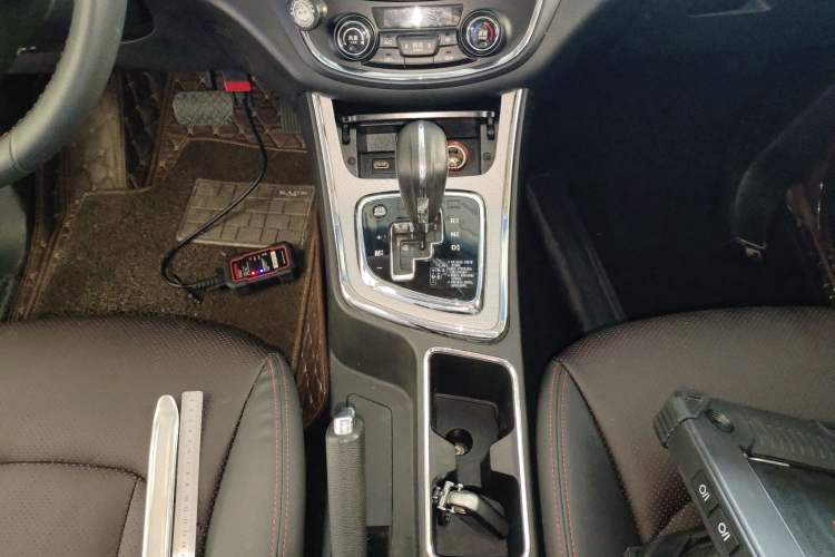 Used Baojun 560 2016 1.8L iAMT Luxury Model Gear Lever
