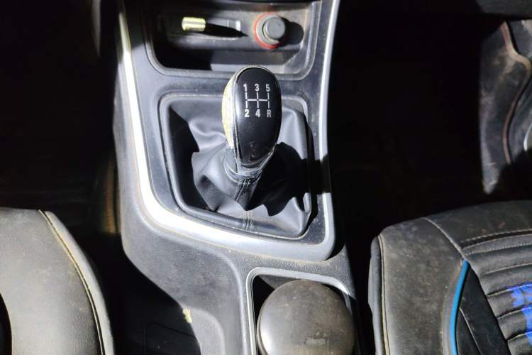 Used Baojun 560 2016 1.8L Manual Value Edition Gear Lever
