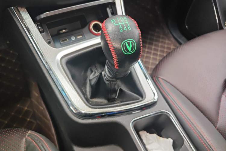 Used Baojun 560 2016 1.5T Manual Luxury Model Gear Lever