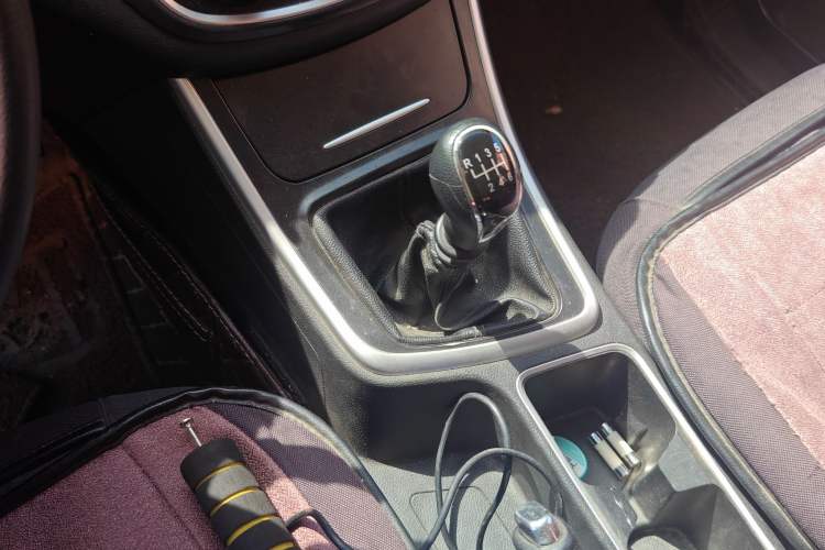 Used Baojun 560 2016 1.8L Manual Comfort Edition Gear Lever