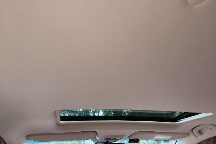 Used Baojun 560 2016 1.8L iAMT Luxury Model Headliner