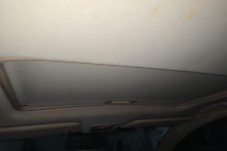 Used Baojun 560 2016 1.8L iAMT Luxury Model Headliner