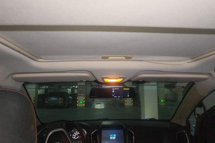 Used Baojun 560 2016 1.8L iAMT Luxury Model Headliner
