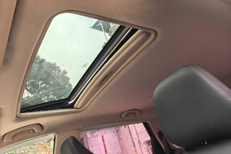 Used Baojun 560 2016 1.8L iAMT Luxury Model Headliner