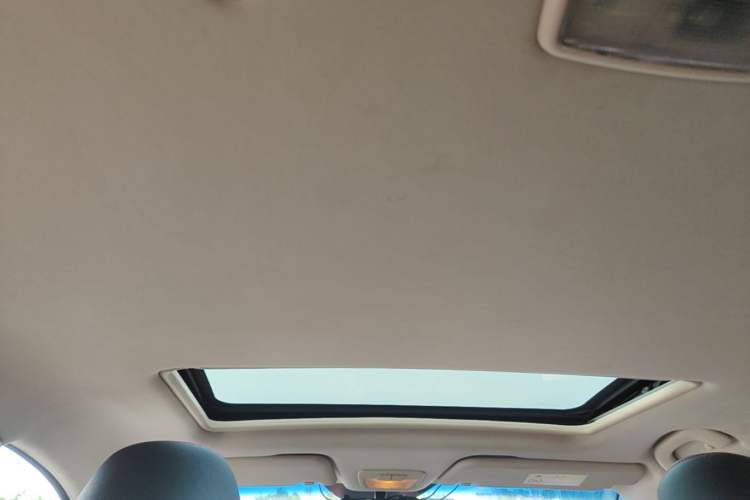 Used Baojun 560 2016 1.8L iAMT Luxury Model Headliner
