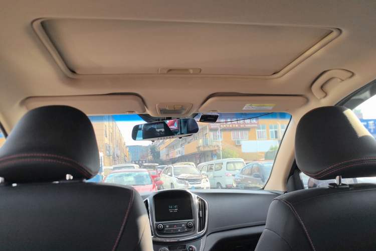 Used Baojun 560 2016 1.8L iAMT Luxury Model Headliner