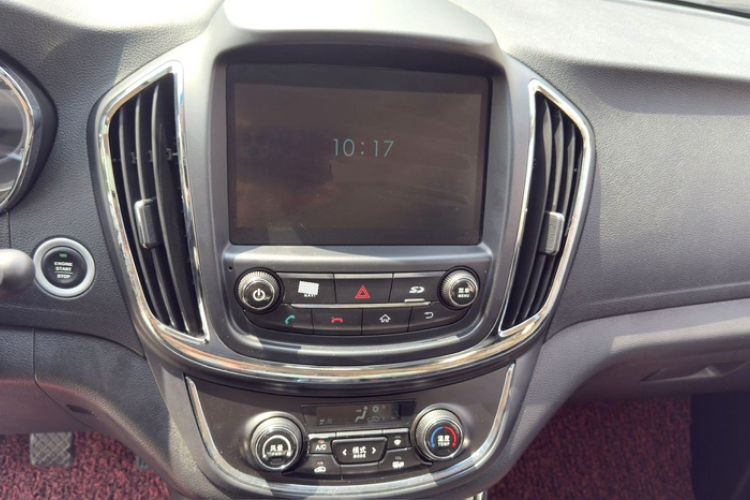 Used Baojun 560 2016 1.8L Manual Luxury Edition Interior 1
