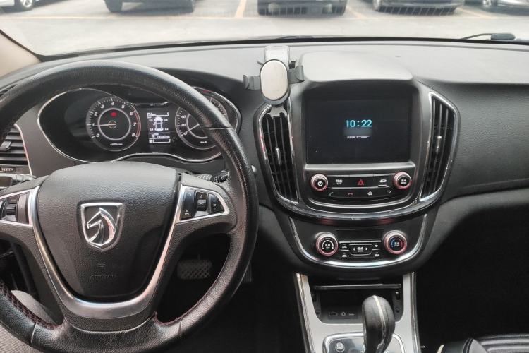 Used Baojun 560 2016 1.8L iAMT Luxury Model Interior 2